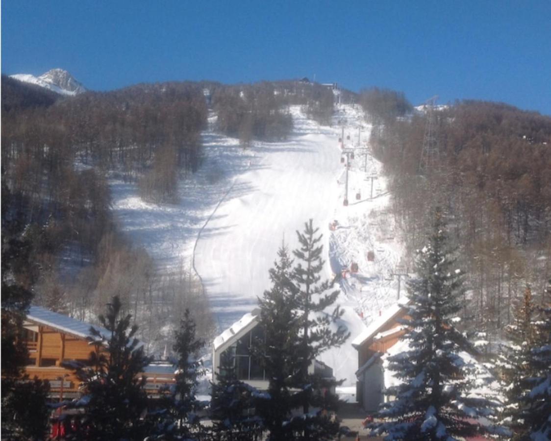 Apt Or Chalet Near The Slopes Saint Chaffrey Exterior photo